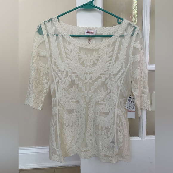 Laundry By Shelli Segal - Beautiful Lace Top in shade “Vanilla Ice”.  NWT!! - Picture 3 of 7